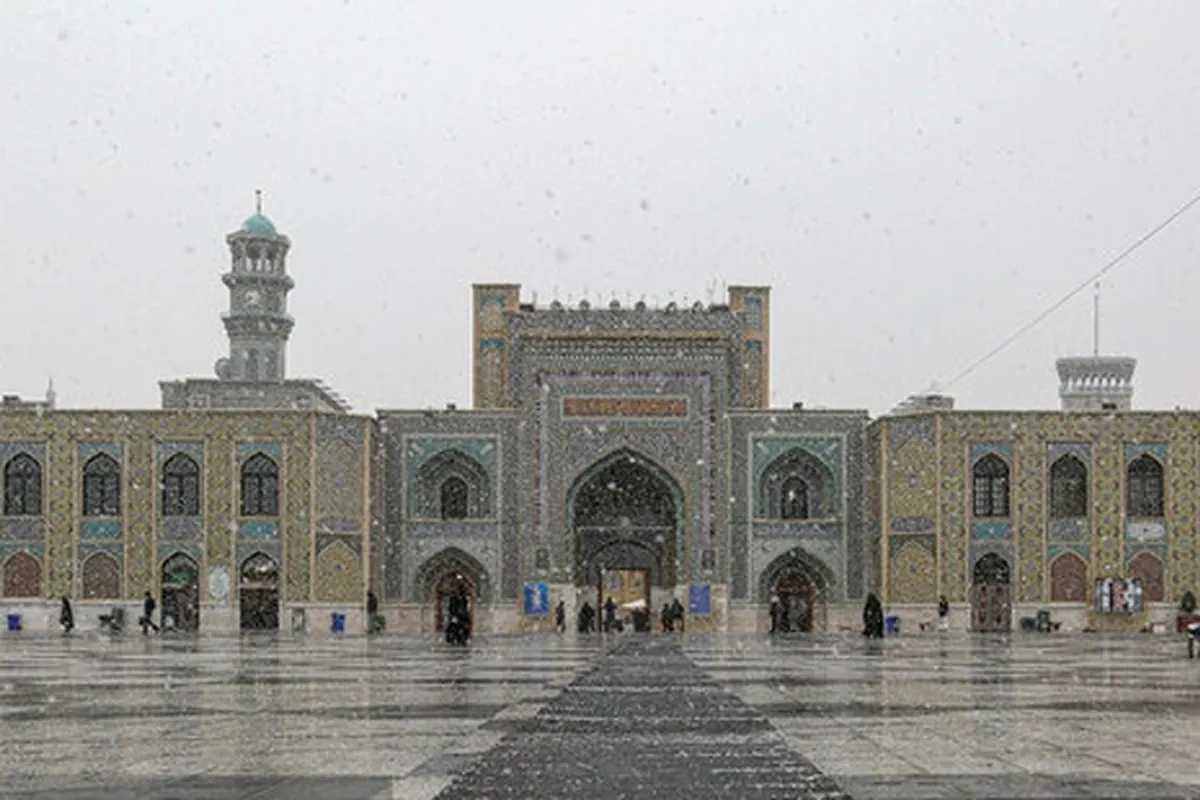 ویدئو | برف بازی در حرم امام رضا(ع)