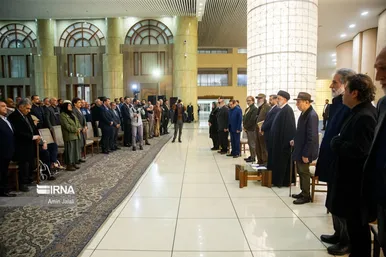 عکس‌هایی از افطاری رئیس جمهور با بازیگران