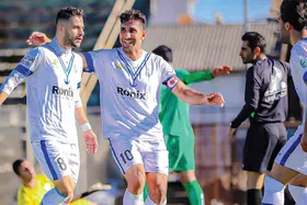 ملوان صدرنشین مطلق لیگ یک
