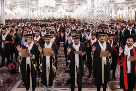 قرائت میثاق&zwnj;نامه خدمت ۱۷۰۰ دانش&zwnj;آموخته علوم پزشکی در حرم امام&zwnj;رضا(ع)