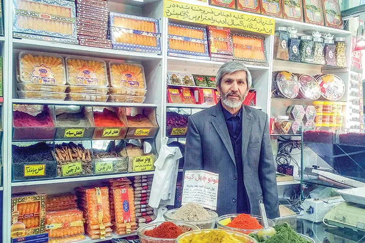 لبخند رضایت زائر از پول مهم‌تر است