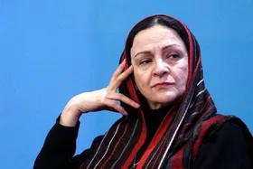 گلاب آدینه: قیمت بلیت تئاتر به خاطر بازیگران چهره گران&zwnj; می&zwnj;شود