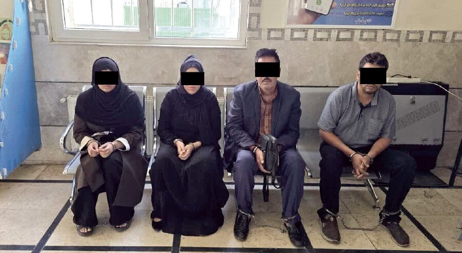 دستگیری اعضای باند سرقت از زائران خارجی توسط پلیس مشهد + عکس دستگیری اعضای باند سرقت از زائران خارجی توسط پلیس مشهد + عکس