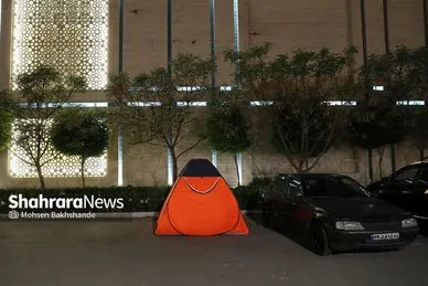 حضور مردم مشهد در خیابان پس از وقوع زلزله