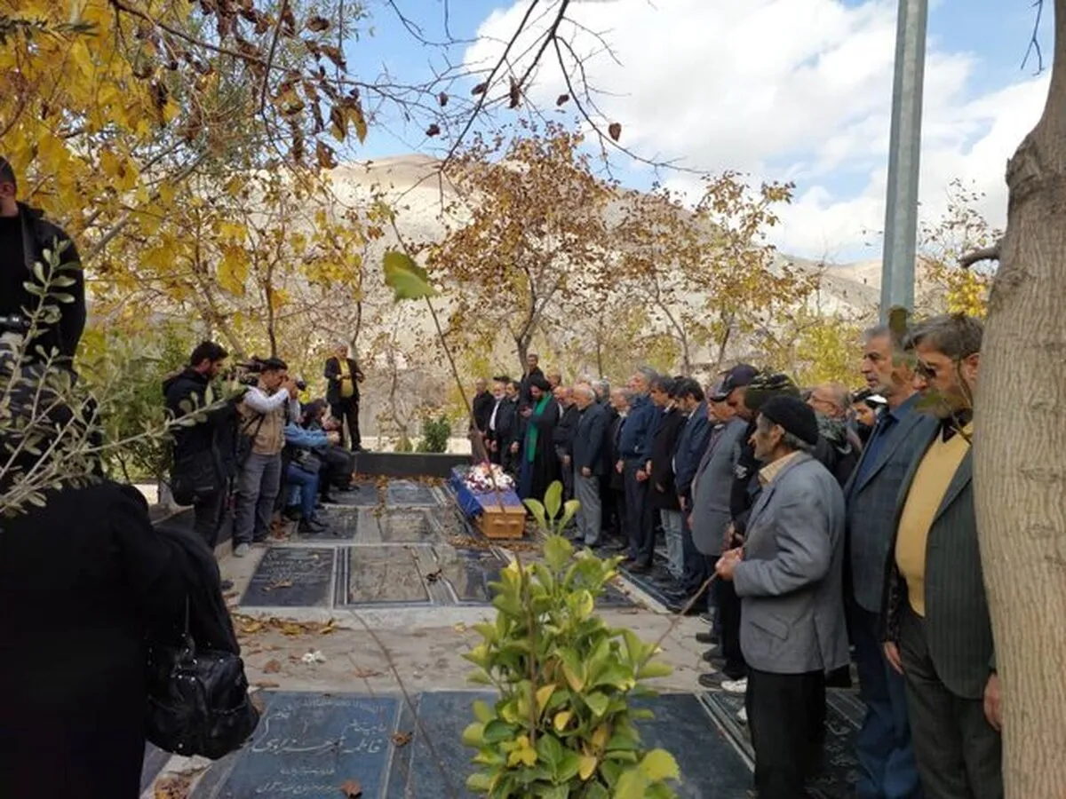 پروانه معصومی به خاک سپرده شد (۸ آذر ۱۴۰۲)