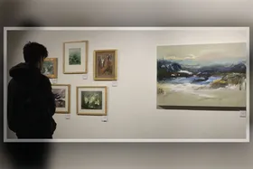 نگاهی به نمایشگاه نقاشی &laquo;شبیه دیدن با لنز ۲.۵&raquo; در نگارخانه آسمان مشهد | ماجراجویی در دل طبیعت بر بوم نقاشی