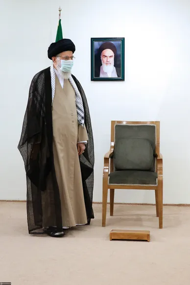 دریافت دُز اول واکسن ایرانی کرونا توسط رهبر انقلاب