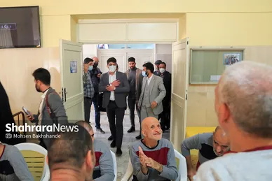 بازدید حسن یزدانی از آسایشگاه شهید بهشتی مشهد