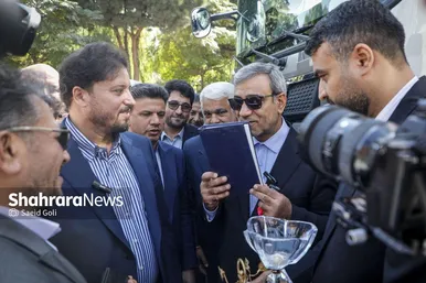 گزارش تصویری | نخستین همایش ملی «گردشگری و تحول پایدار» و آیین رونمایی و تحویل ۳۰ دستگاه خودروی سنگین ویژه خدمات شهری به شهرداری‌های خراسان رضوی