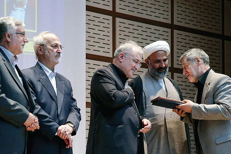 مشکلات با تغییر افراد حل نمی‌شود