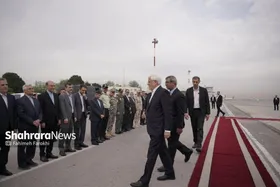 معاون اول رئیس جمهور وارد مشهد شد (۱۸ فروردین ۱۴۰۴) | مسائل شهر مشهد جهت فراهم کردن شرایط مناسب&zwnj;تر برای زائران بررسی می&zwnj;شود
