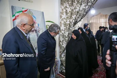 گزارش تصویری | دیدار شهردار مشهد مقدس با خانواده شهید «عیسی علیپور»
