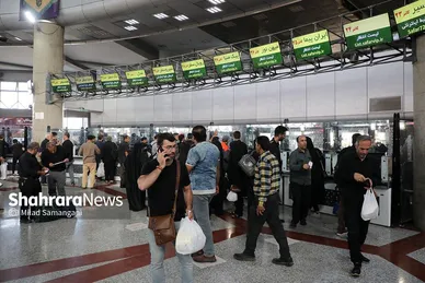 بازگشت زائران پیاده از طریق پایانه مسافربری مشهد در روز پایانی صفر