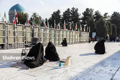 آیین چراغ برات در آرامگاه خواجه ربیع