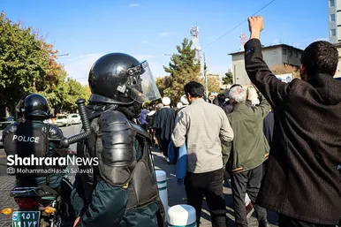 راهپیمایی اصناف، بازاریان و نمازگزاران پس از نماز جمعه مشهد