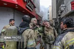 آتش‌سوزی در ساختمان ۱۰ طبقه تهران | شهادت آتش‌نشان تهرانی + تصاویر و فیلم