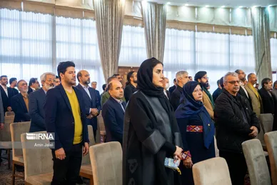 عکس‌هایی از افطاری رئیس جمهور با بازیگران
