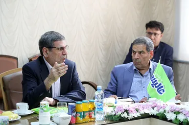 بازدید رییس سازمان بورس و ارواق بهادار از چند واحد صنعتی در مشهد
