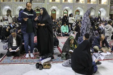 حرم مطهر امام رضا (ع) در نیمه شعبان