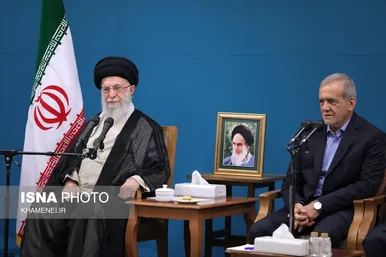 عکس‌هایی از دیدار رئیس‌جمهور و اعضای هیئت دولت چهاردهم با رهبر معظم انقلاب