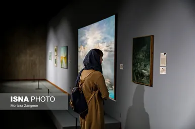 عکس‌هایی از نمایشگاه «به گزارش زنان» در موزه هنرهای معاصر تهران