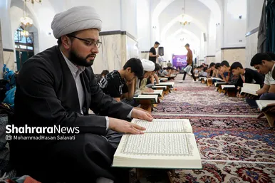 اعتکاف نوجوانان دهه هشتادی در حرم مطهر رضوی