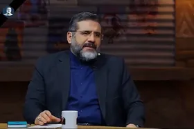 نظر وزیر ارشاد درباره بازگشت پرستو صالحی و انتقاد از حامیان &laquo;تفنگت را زمین بگذار&raquo;