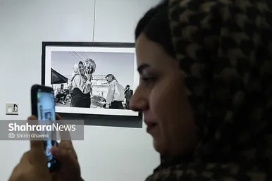 گزارش تصویری | نمایشگاه عکس گروهی «بی هوا»