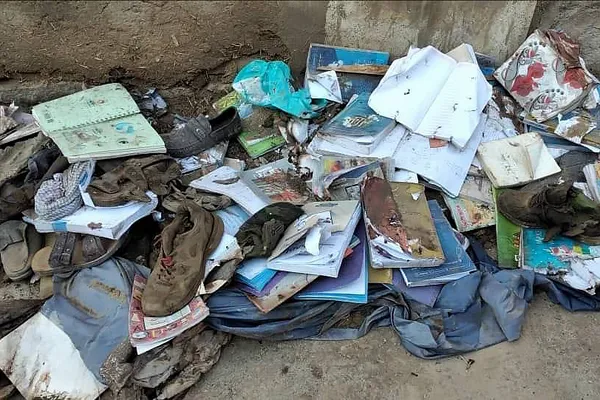 ۳ حمله انتحاری در غرب کابل | تاکنون ۲۵ دانش‌آموز جان باخته‌اند + فیلم و عکس