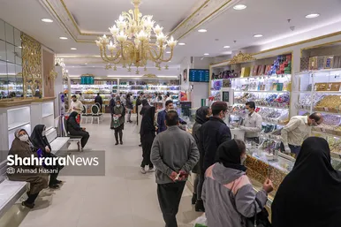 بازار مشهد در آستانه شب یلدا