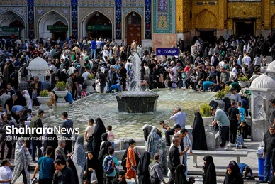 گزارش تصویری | لحظه تحویل سال در حرم مطهر امام رضا (ع)