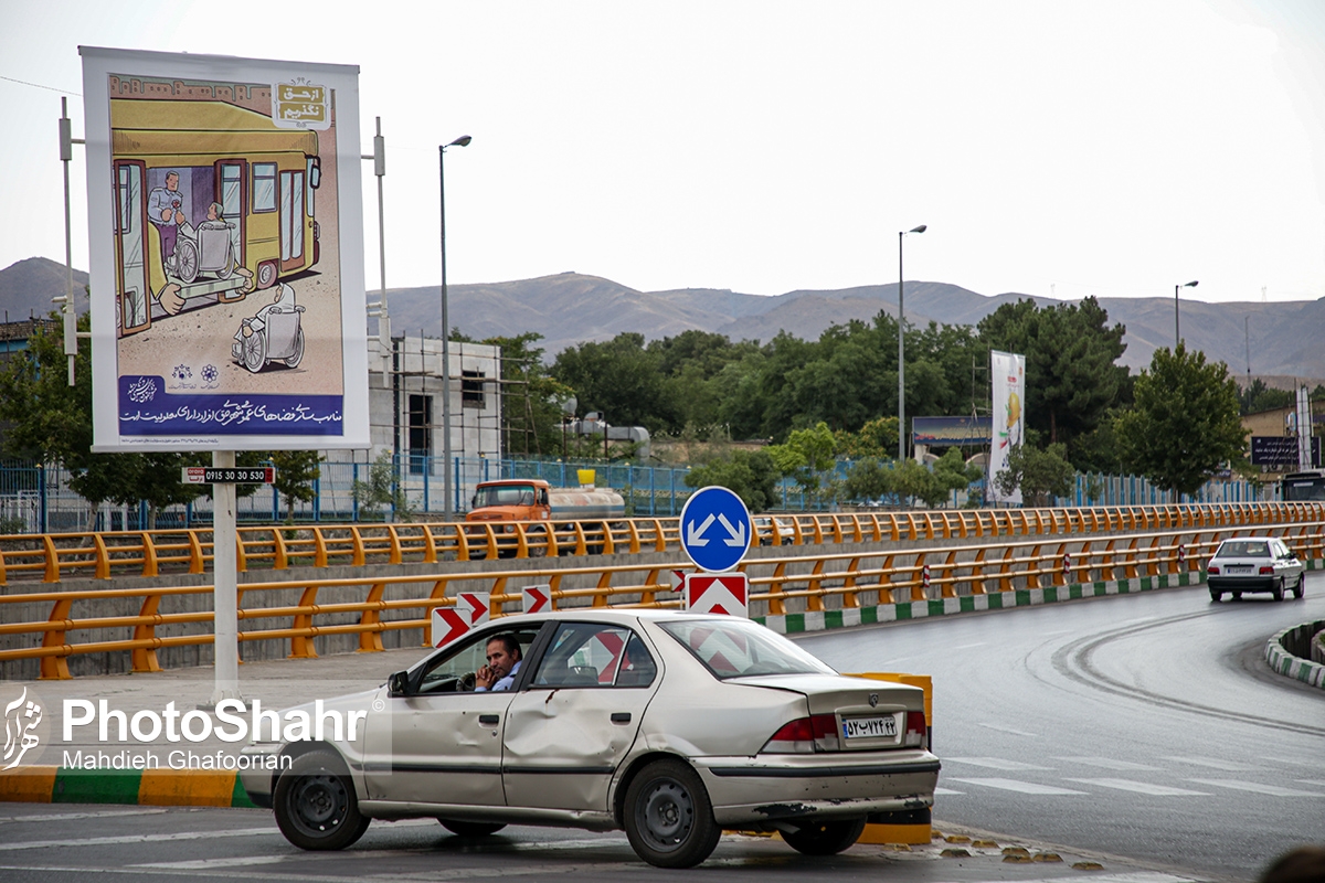 آغاز پویش اجتماعی «از حق نگذریم» در سطح مشهد با اکران طرح‌هایی از علیرضا پاکدل