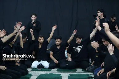 عکس‌هایی از مراسم علم کشیِ مهاجران افغانستانی در گلشهر مشهد