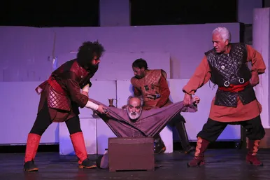 نمایش «خورشید کاروان»
