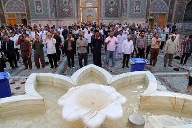 نماز عید قربان در حرم مطهر رضوی