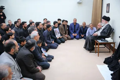 عکس‌هایی از دیدار خانواده‌های شهدای خدمت با رهبر معظم انقلاب