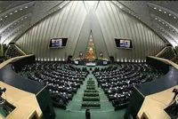 بیانیه نمایندگان مجلس: آیت‌الله سیدمجتبی خامنه‌ای را شایسته‌ترین شخصیتی می‌دانیم که می‌توانند پرچم هدایت این ملت را برافراشته نگاه دارند