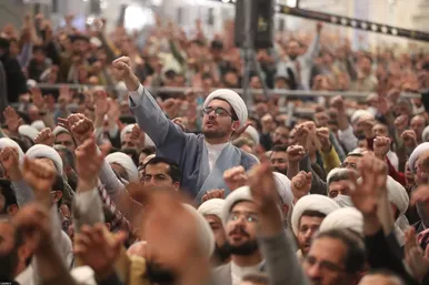 حضور و سخنرانی رهبر انقلاب در اجتماع زائران و مجاوران حرم مطهر رضوی- ۳