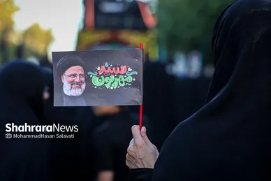 تشرف زائران و مجاوران رضوی به حرم امام رئوف در روز زیارتی آن حضرت