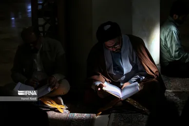 جزءخوانی قرآن در حرم حضرت معصومه (س)