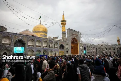 تحویل سال ۱۴۰۳ در حرم مطهر امام رضا (ع) و خیابان‌های منتهی به حرم