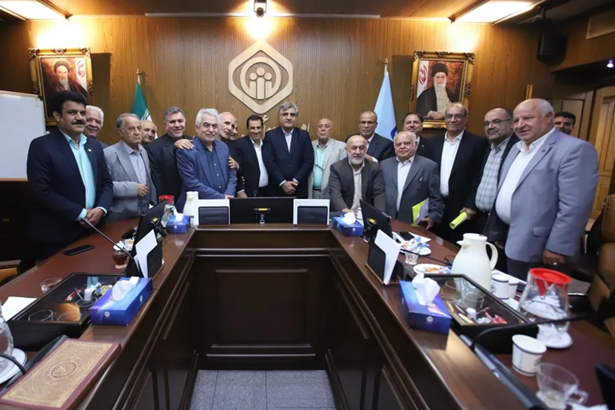 دیدار سرپرست سازمان تأمین اجتماعی با مسئولان کانون عالی بازنشستگان | پیگیری ویژه برای تأمین منابع و اخذ مجوز‌های قانونی متناسب‌سازی