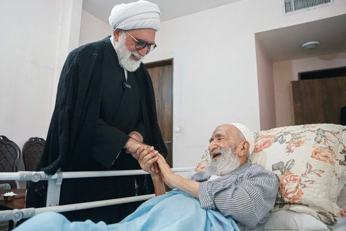 عیادت تولیت آستان قدس رضوی به نمایندگی از رهبر انقلاب از حجت‌الاسلام راشد یزدی