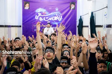 آخرین روز اعتکاف نوجوانان دهه هشتادی در حرم مطهر رضوی