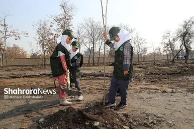 پویش سراسری درخت‌کاری در بوستان جهانشهر