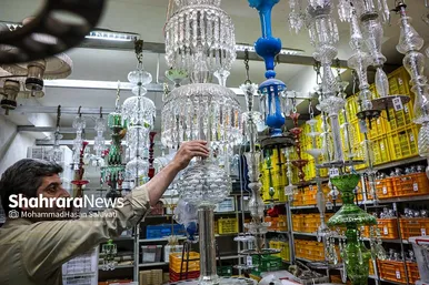 اداره روشنایی | تصاویری از تعمیر و نگهداری لوسترهای حرم مطهر رضوی