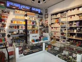 آمار تکان&zwnj;دهنده مصرف لوازم آرایشی در ایران/خانم&zwnj;های ایرانی بین ۵۰۰ هزار تا یک میلیون تومان در سال برای خرید لوازم آرایش هزینه می&zwnj;کنند