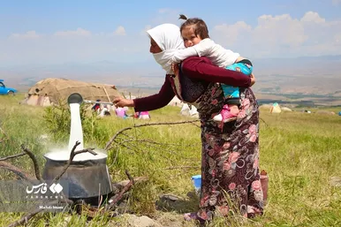 مادرانِ آبادی