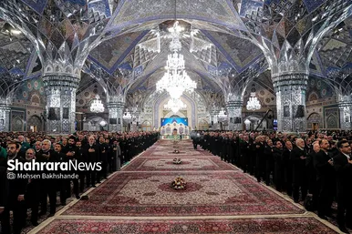 دعا برای سلامتی رئیس جمهور در حرم مطهر رضوی