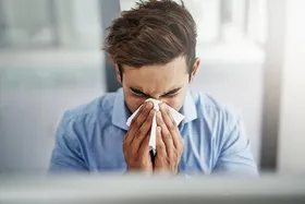 چگونه از سرماخوردگی در فصل تابستان در امان بمانیم؟